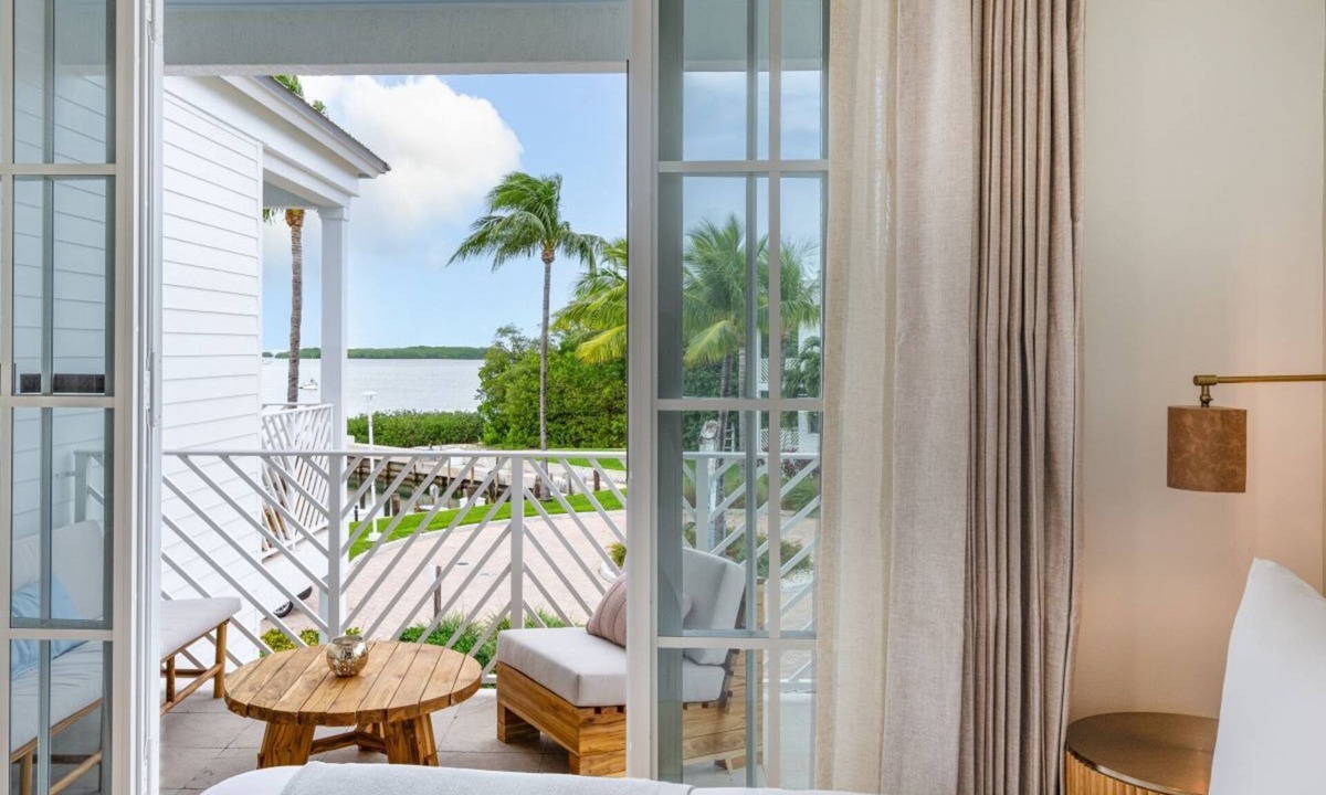 Islamorada Hotel | Enjoy Sunset Views from Your Villa with Pool & Beach Access in FL