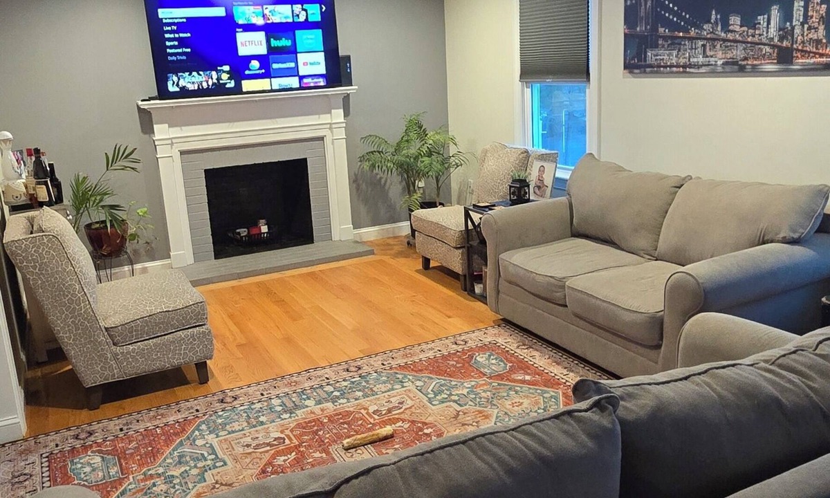 Bridgewater House | Enjoyable 3-bedroom townhome with AC in charming Bridgewater