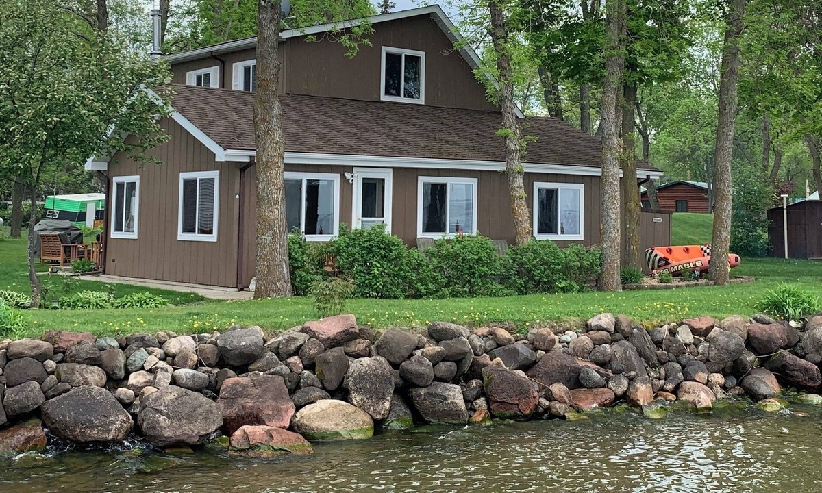 Isle Cabin | Entire Cabin on MilleLacs Lake, stunning sunsets, dogs welcome