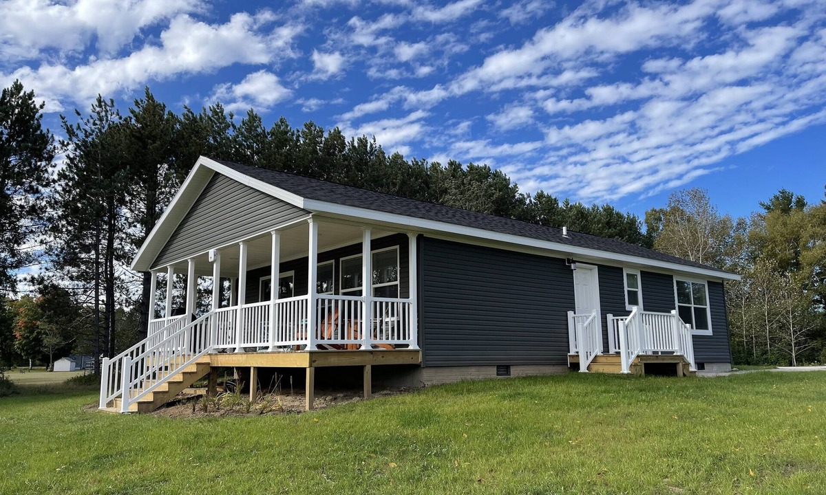 Gladstone House | Escanaba River Modern Retreat 10 Min to Town