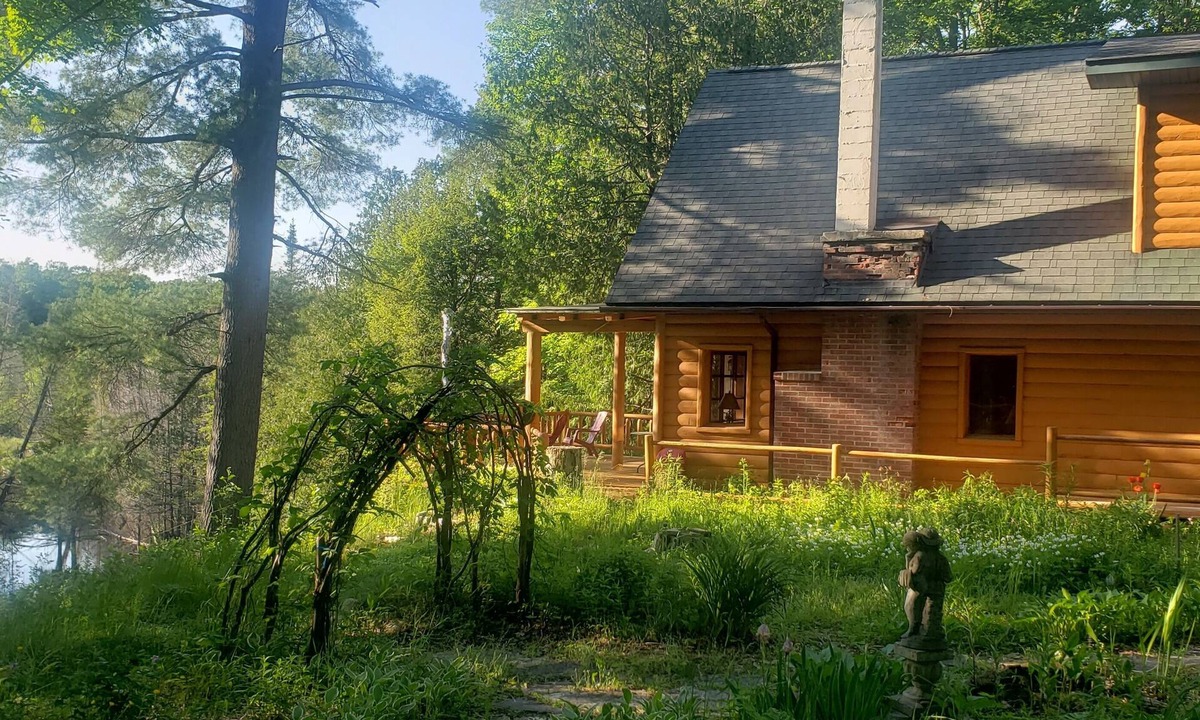 Vanderbilt Cabin | Escape to your cozy 2-bedroom retreat in Vanderbilt