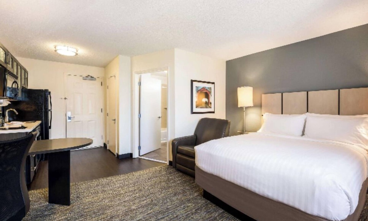 Far North Dallas Apartment | Excellent Choice! Spacious and Pet-friendly Unit with Fully-equipped Kitchen!