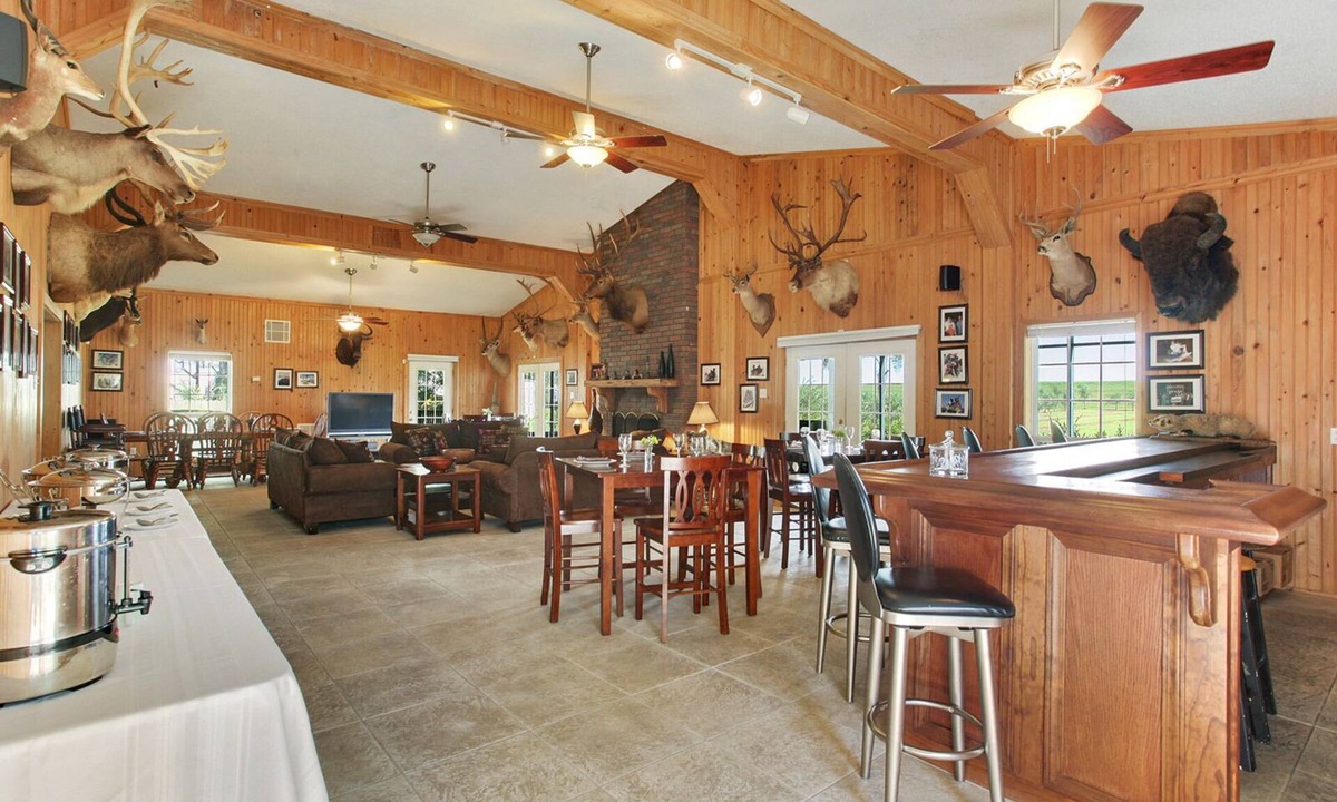 Boothville-Venice House | EXCEPTIONAL EXCLUSIVE ONE-OF-A-KIND 5 BEDROOM 5 BATH LODGE IN VENICE