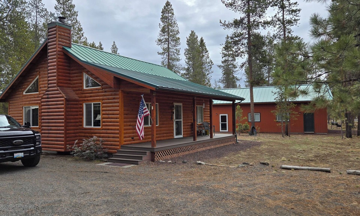 La Pine Cabin | Executive cabin in the woods!