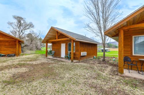Waumandee Apartment | Explore the Mississippi River! Cabin in Cochrane
