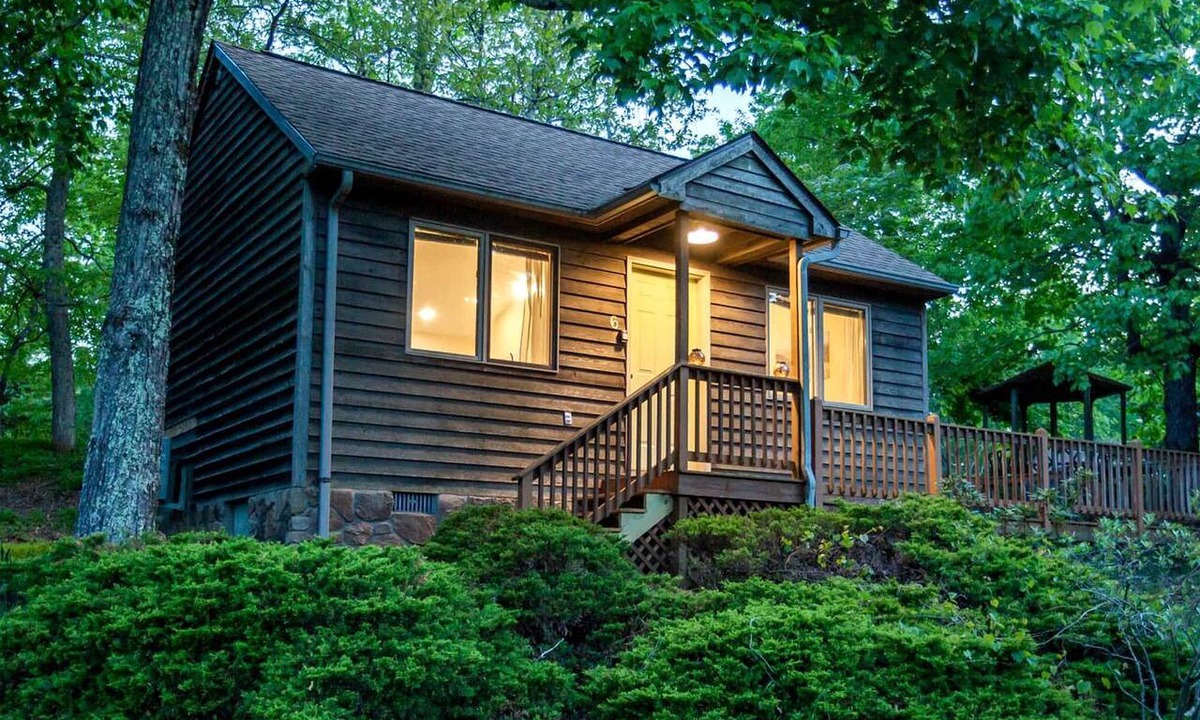 Montebello Cabin | Fall in Love in this Cute Cabin Rental with for Two in Love, Virginia