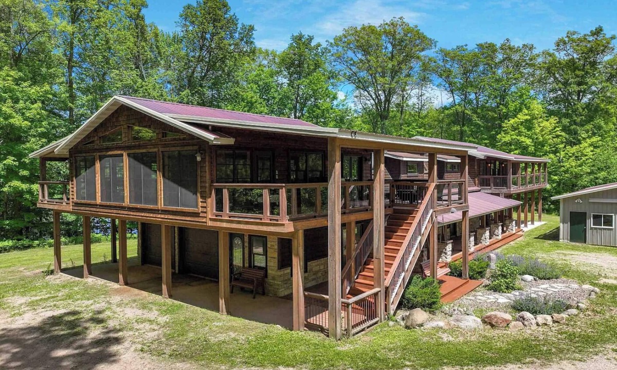 Birchwood Cabin | Family friendly home for quiet retreats. 6 bed lodge on quiet lake near trails