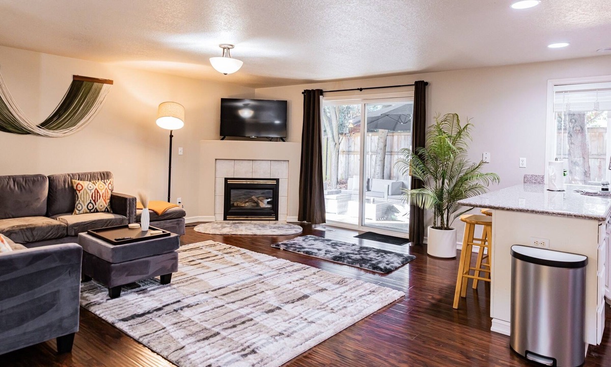Vancouver House | Family-Friendly Home with Hot Tub and BBQ