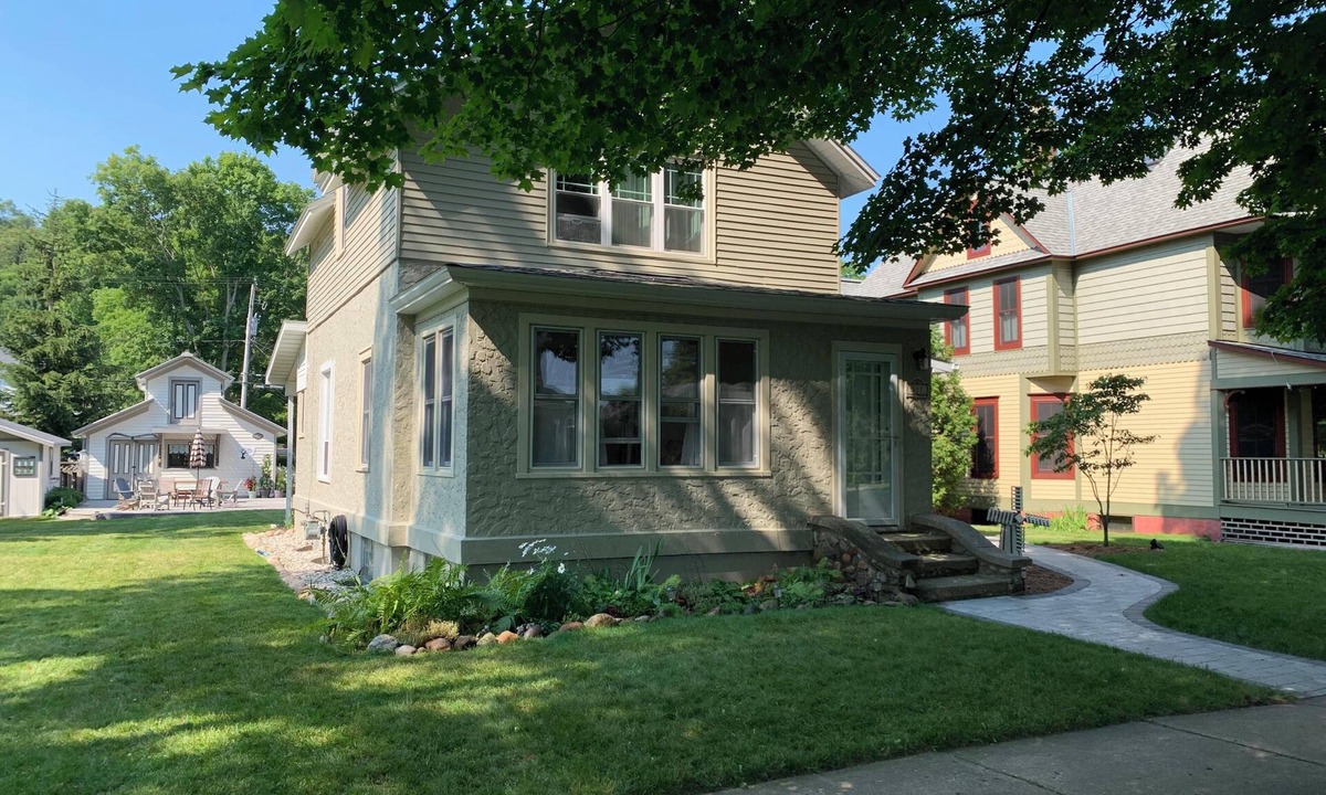 Frankfort House | Family Fun!
