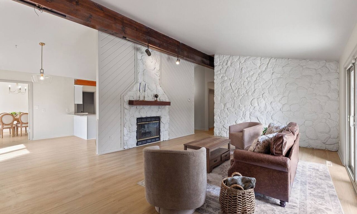 Tecumseh House | Fantastic 4-bedroom house with AC in charming Tecumseh