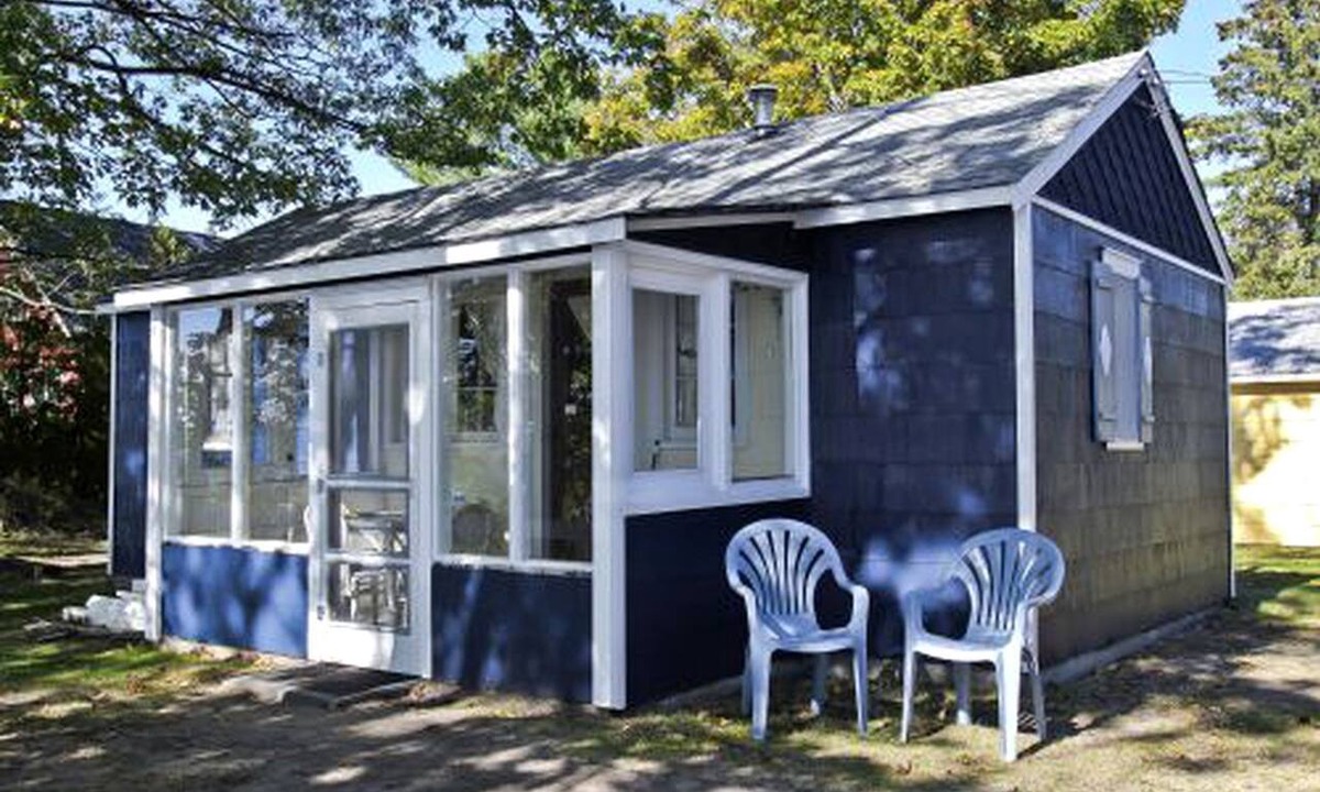 Carp Lake Cabin | Fantastic, Cute, Lakefront Cabin in Carp Lake, Michigan