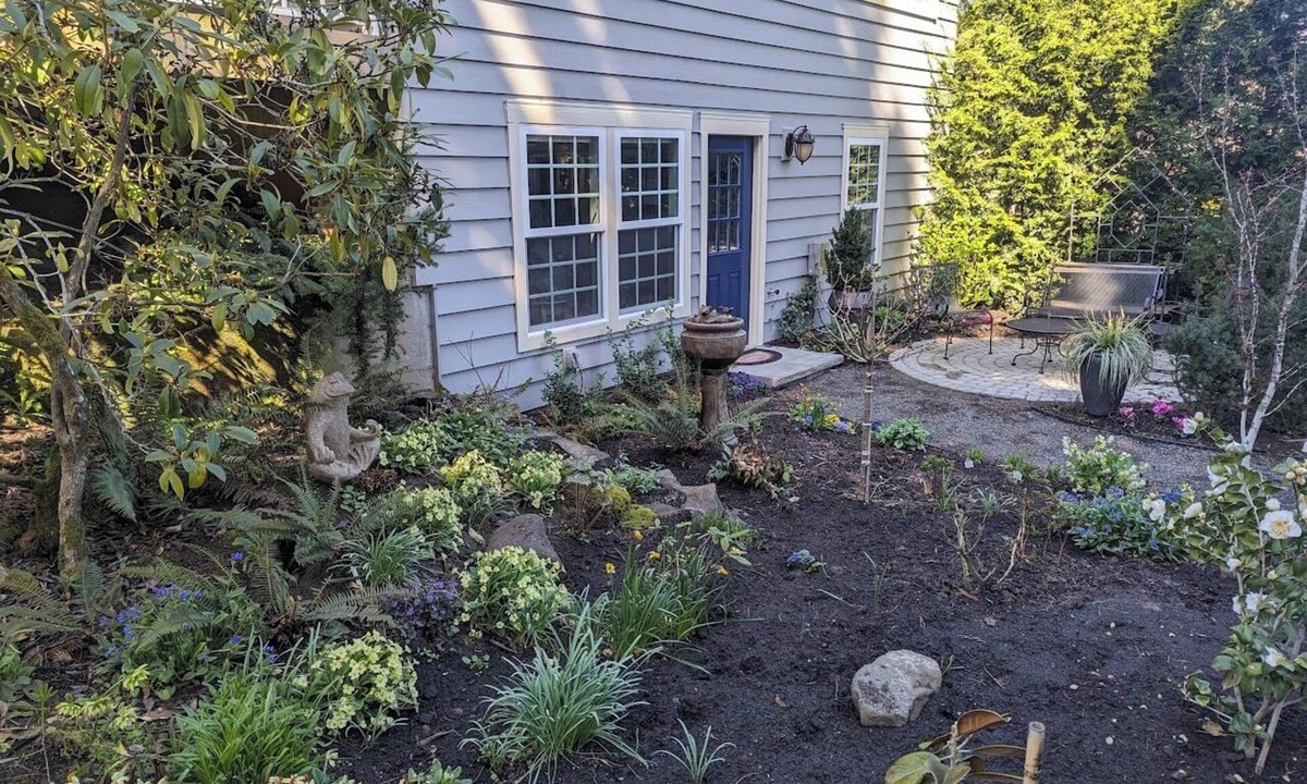 Felida Apartment | Felida's Garden Haven, a cozy 2-bedroom unit ideal for short-medium-long tenants