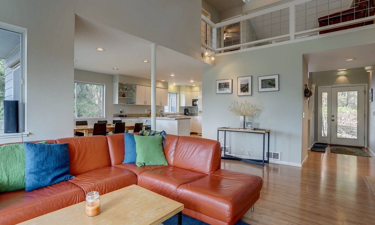 Hood River House | Fir Mountain Escape - Stunning Views, River & Mountain Views, Hot Tub