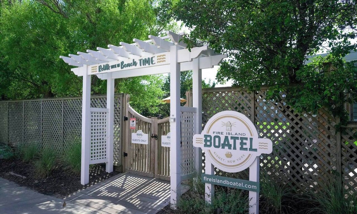 Kismet Apartment | Fire Island Boatel