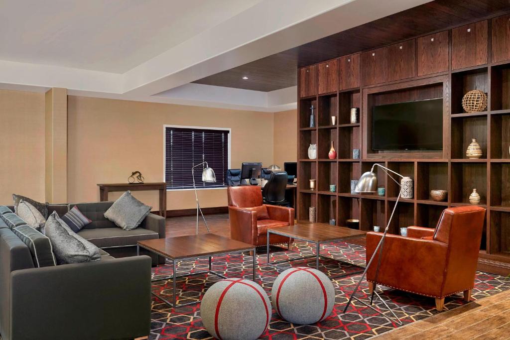 Regina Hotel | Four Points by Sheraton Regina