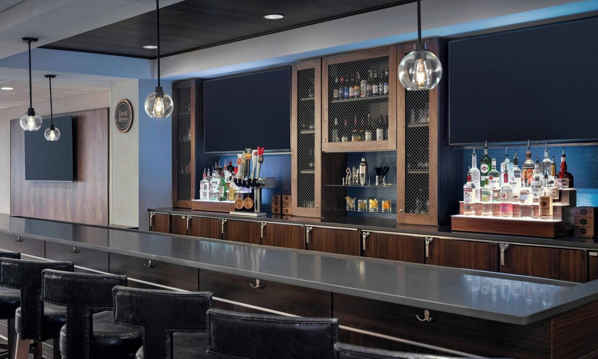 Eden Hotel | Four Points BY Sheraton Savannah Airport