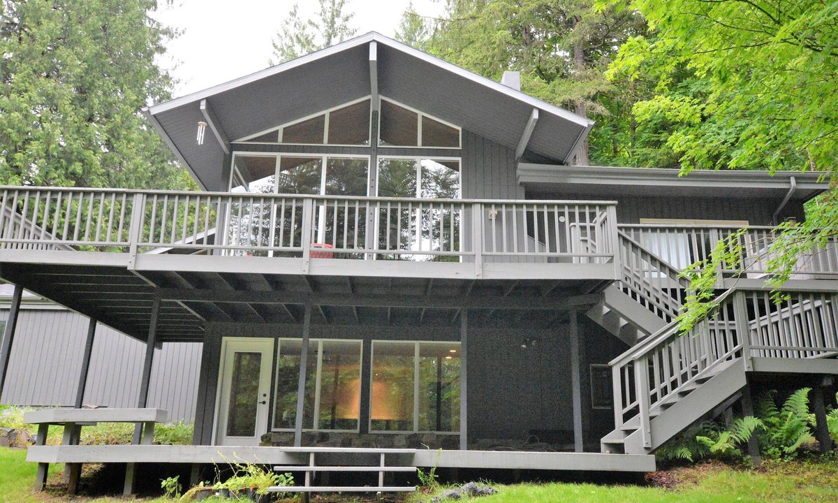 Welches Cabin | Friend Escape, Hot Tub, WIFI, Outdoor Firepit, Bbq