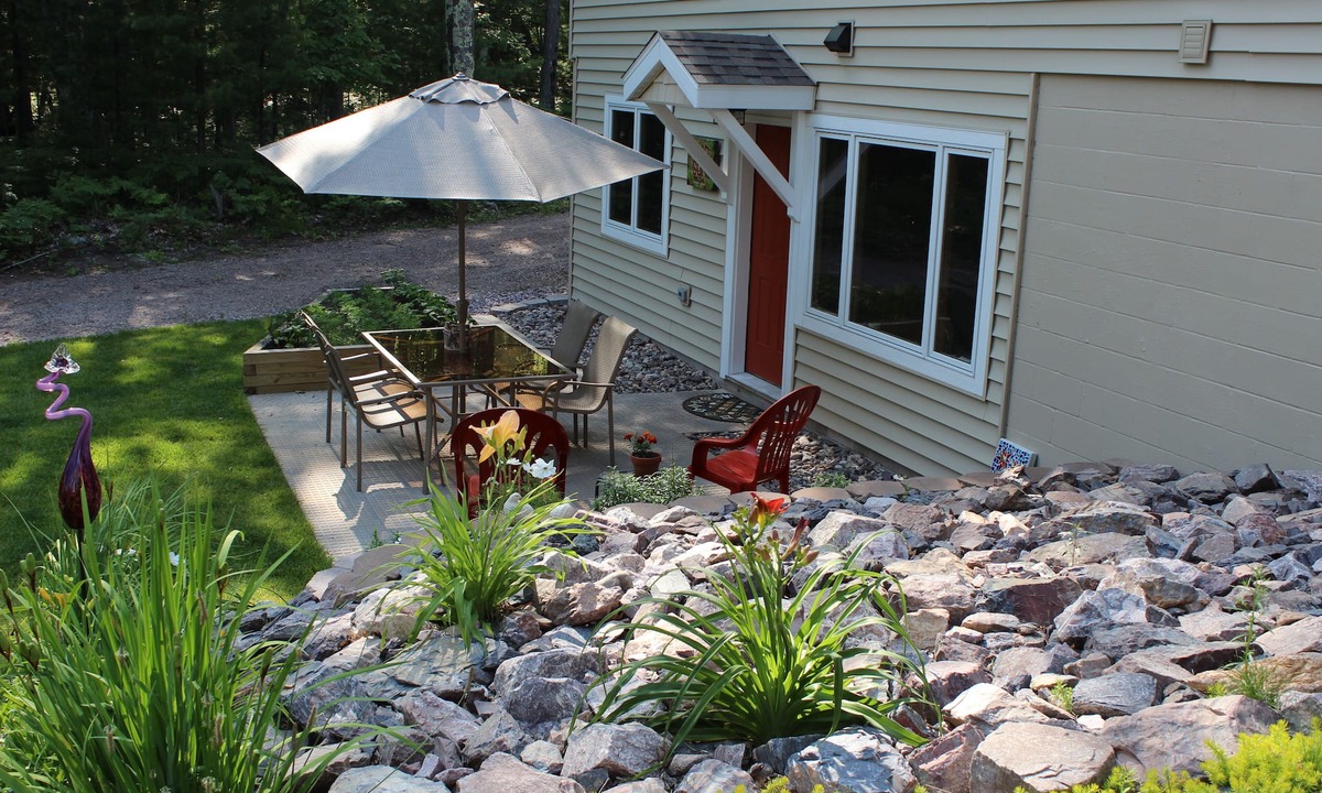 Upper Peninsula Michigan Apartment | Fully equiped apartment. Our quiet retreat is perfect for couples.