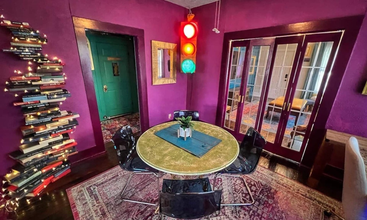 Arlington Heights House | Funky Town Fare MidTerm Rental