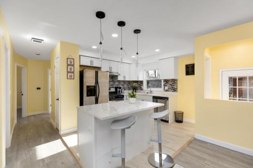 Redford House | Furnished Private Room in a Spacious Shared Home#3
