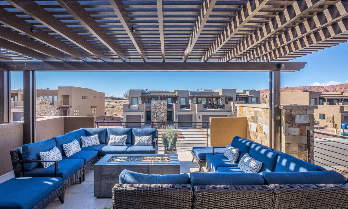 St. George Villa | Golf Course Views, Sleeps 14 - Private Hot Tub
