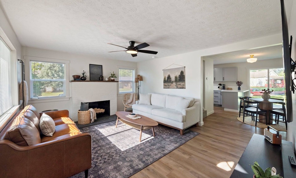 Lafayette House | Gorgeous 3BR Design, 2 Living Rooms, Sleeps 10