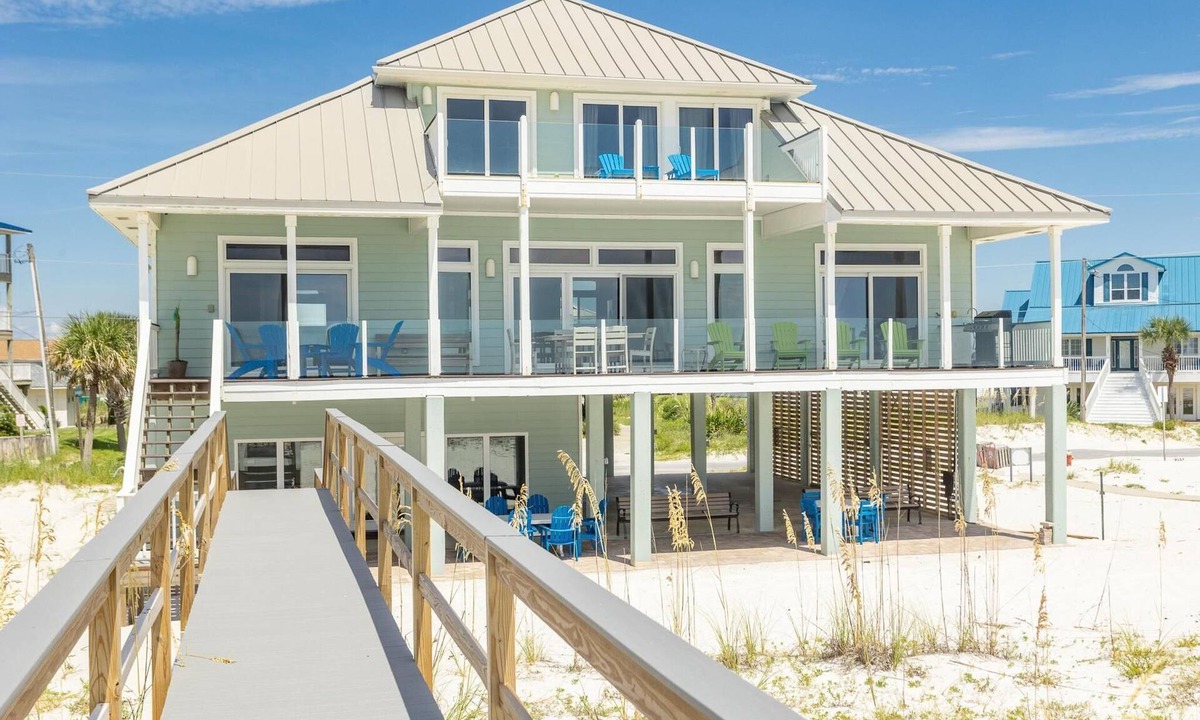 Villa Segunda House | Gorgeous Gulf Front Pool Home - 1214 Ariola Dr! Sleeps up to 21!