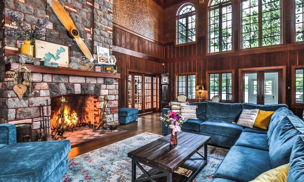 Eagle River House | Gorgeous Historic Home on the Eagle River Chain of Lakes! Sleeps 30!
