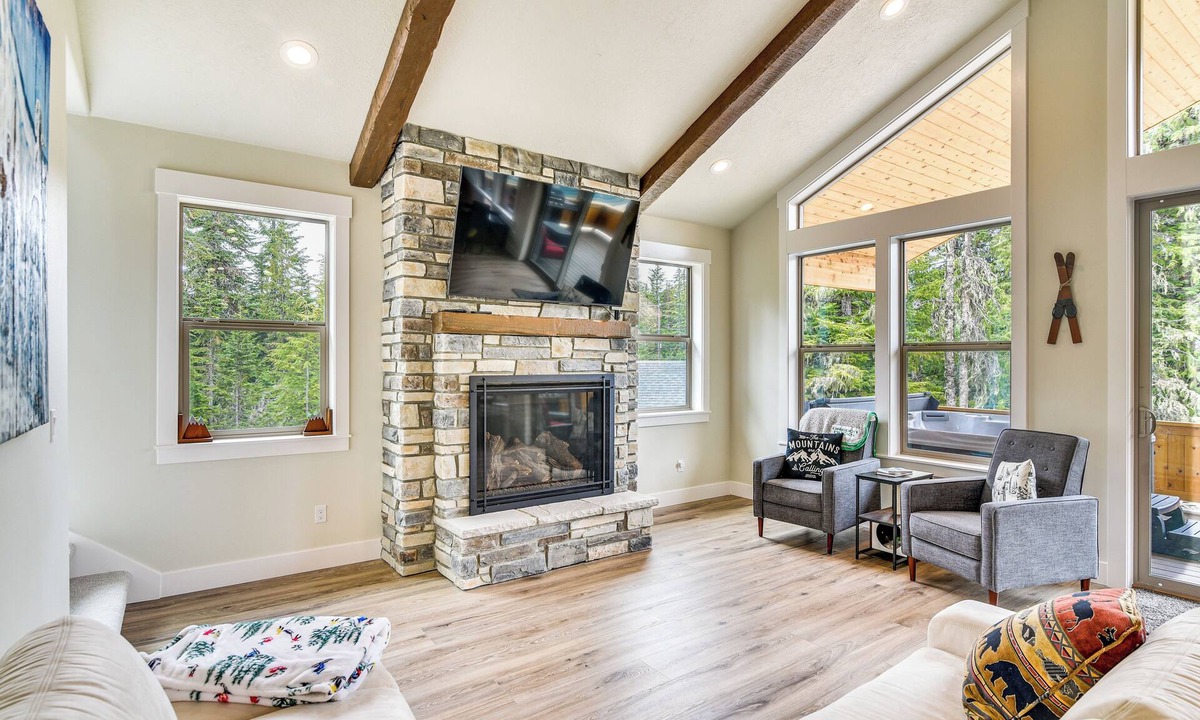 Government Camp Cabin | Government Camp Vacation Rental w/Private Hot Tub