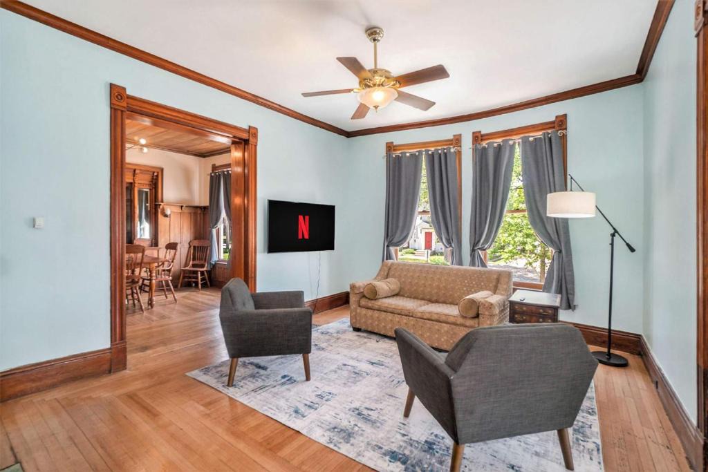 Grand Haven Apartment | Grand Harbor Apartments Unit 1 - 200