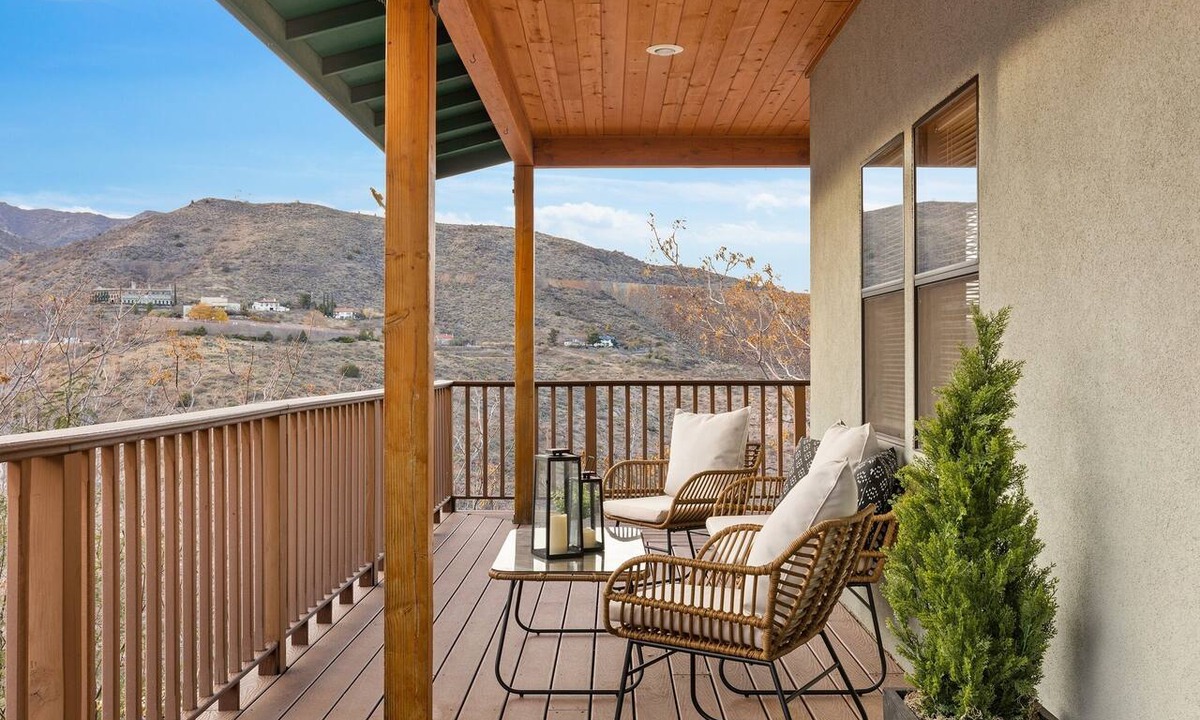 Jerome Apartment | Great Hillside Views, Full Kitchen, Near Shopping & Dining