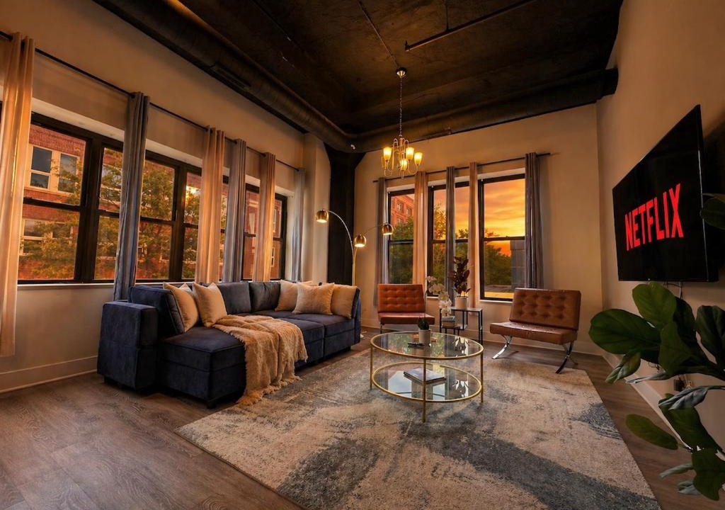 Near South Side Apartment | Group Friendly Spacious 3BR Suite with Optional Parking and Gym Access Sleeps 10 Guest Near McCormick Place and Soldier Field
