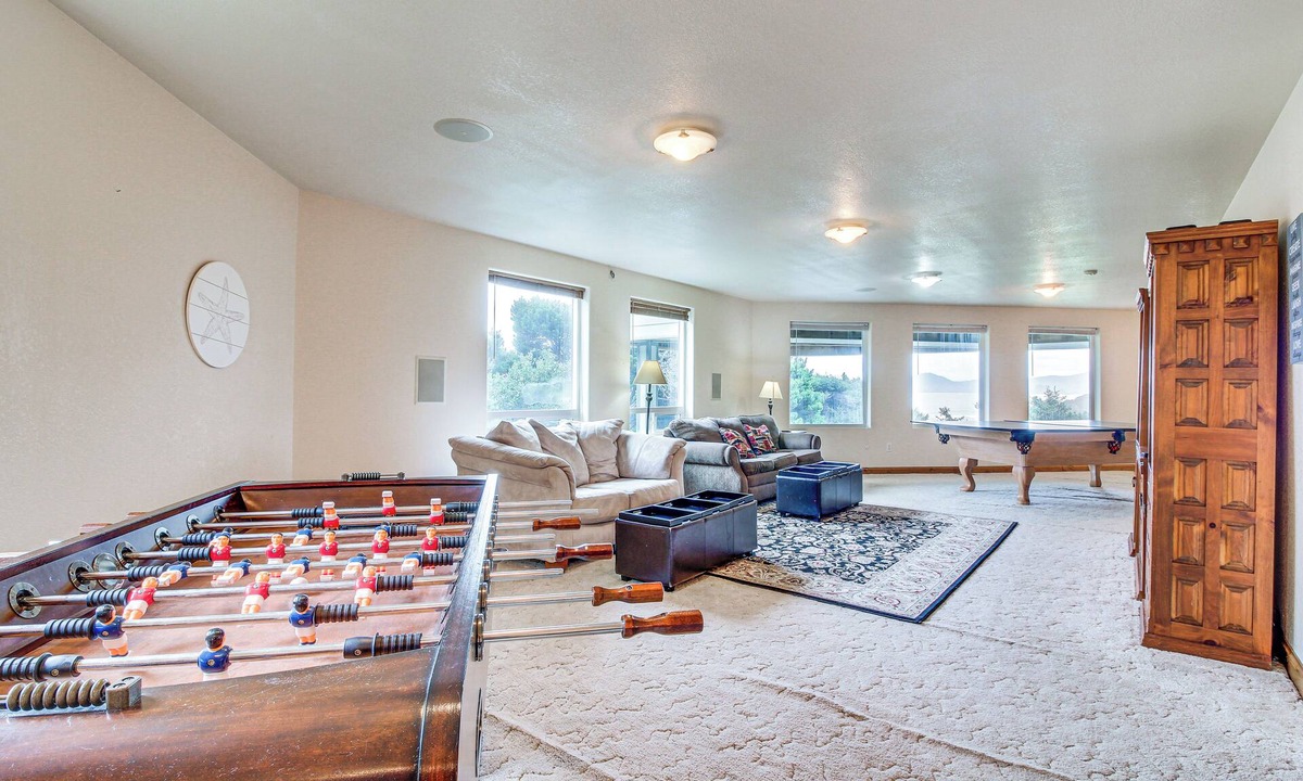 Gold Beach House | Groups Welcome! Ocean-View Escape in Gold Beach