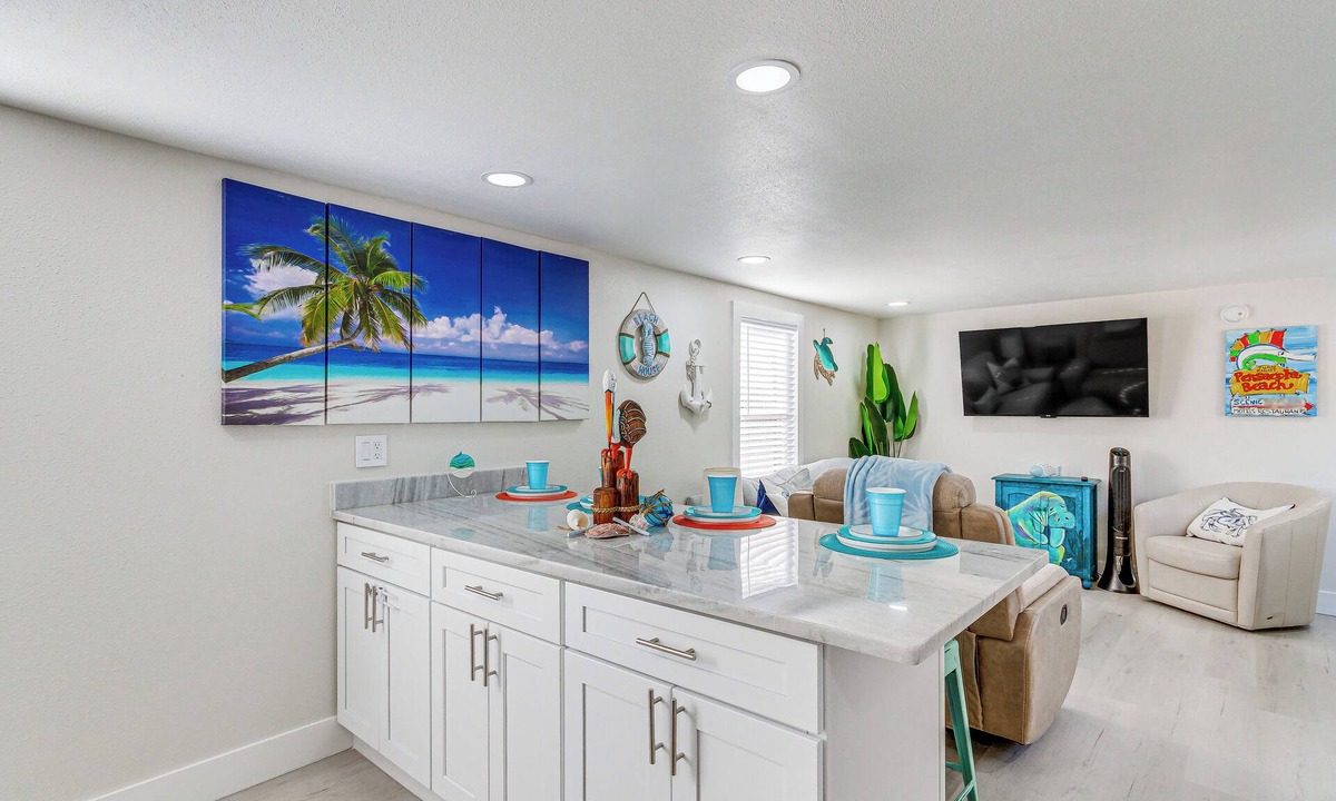 Gulf Breeze Cottage | Gulf Breeze Home w/Deck: Walk to Public Boat Ramp