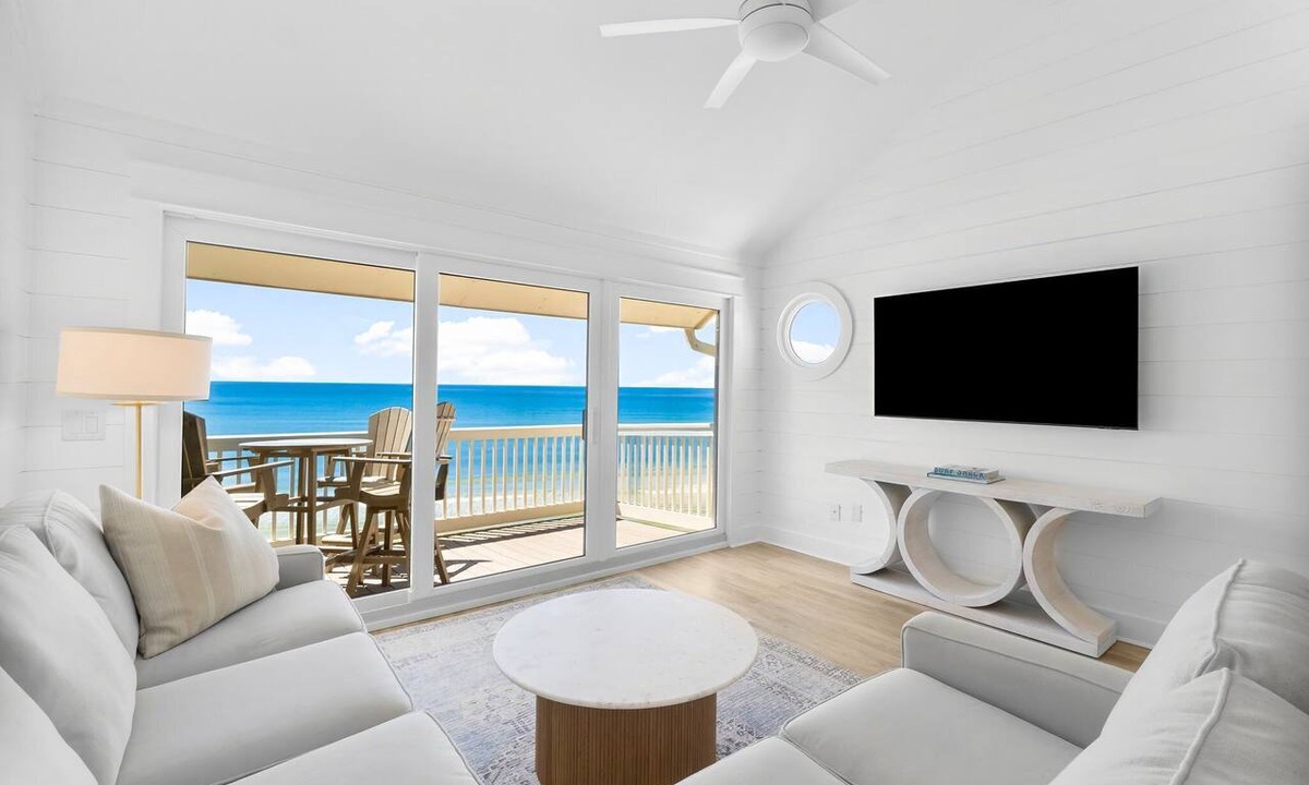 Seacrest Condo | Gulf Front! Updated! Private Beach Service & Bikes Included!