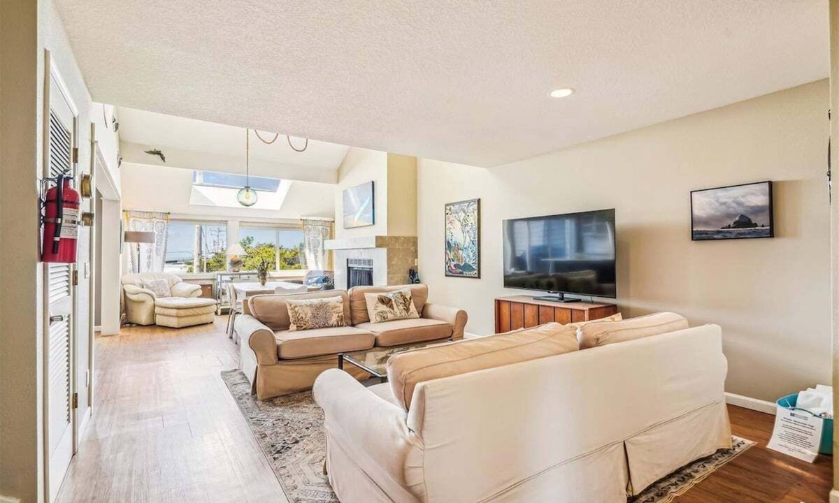 Tolovana Park Condo | Gull`s Nest - Oceanview Condo with Pool!