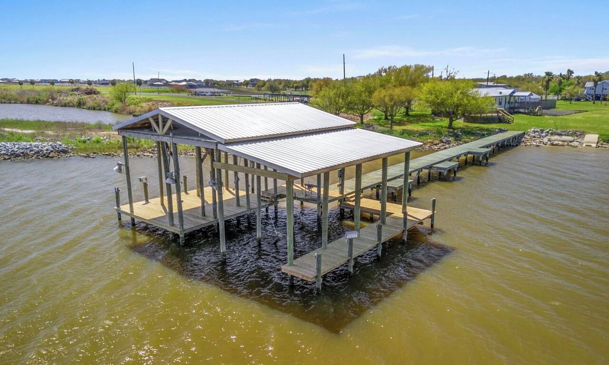 Hackberry House | Hackberry Paradise: Fishing Oasis