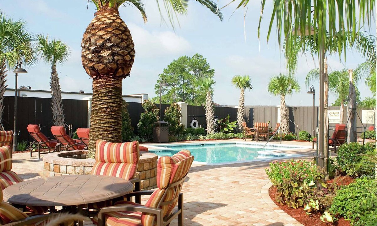 Highlands - Perkins Hotel | Hampton Inn Baton Rouge - I-10 & College Dr.