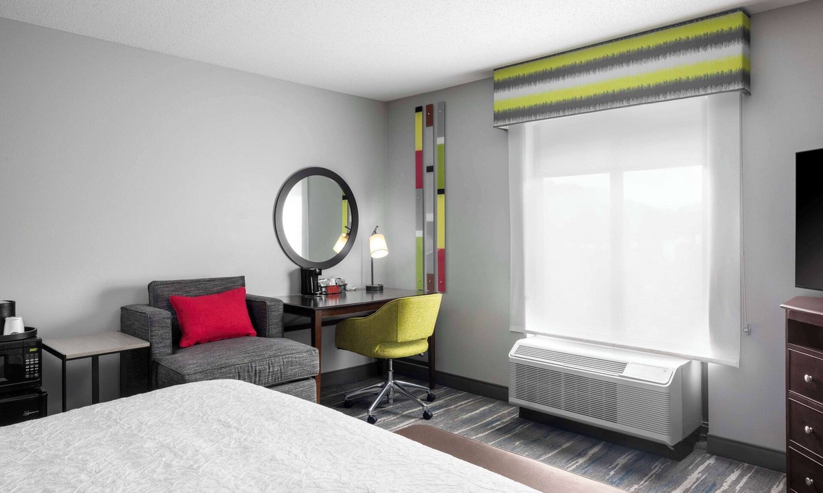 Crestline Heights Hotel | Hampton Inn & Suites Birmingham/280 East-Eagle Point