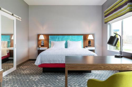 Cadillac Hotel | Hampton Inn & Suites Cadillac