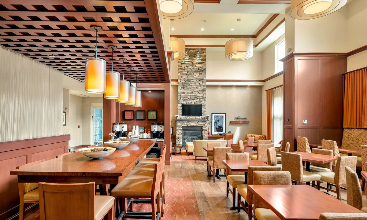 Mystic Hotel | Hampton Inn & Suites Mystic
