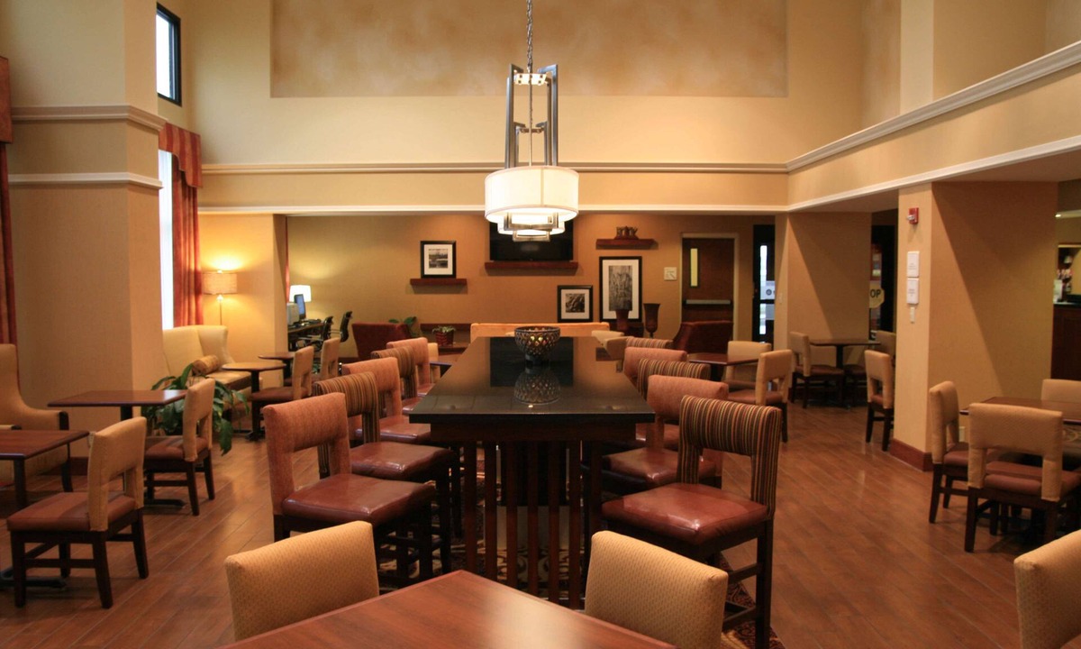 Springfield Hotel | Hampton Inn & Suites Springfield-Southwest