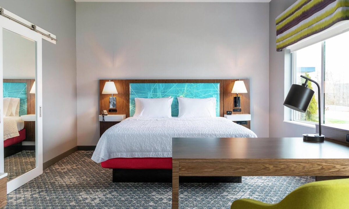 Ypsilanti Hotel | Hampton Inn & Suites Ypsilanti