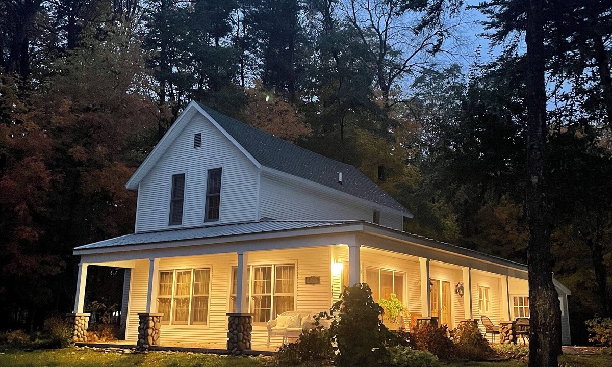 Harbor Springs House | Harbor Springs Blocks from Lake & Downtown