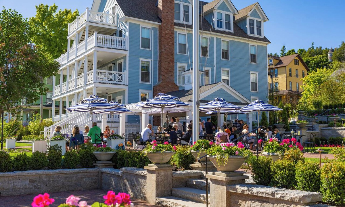 Mackinac Island Bed & Breakfast | Harbour View Inn