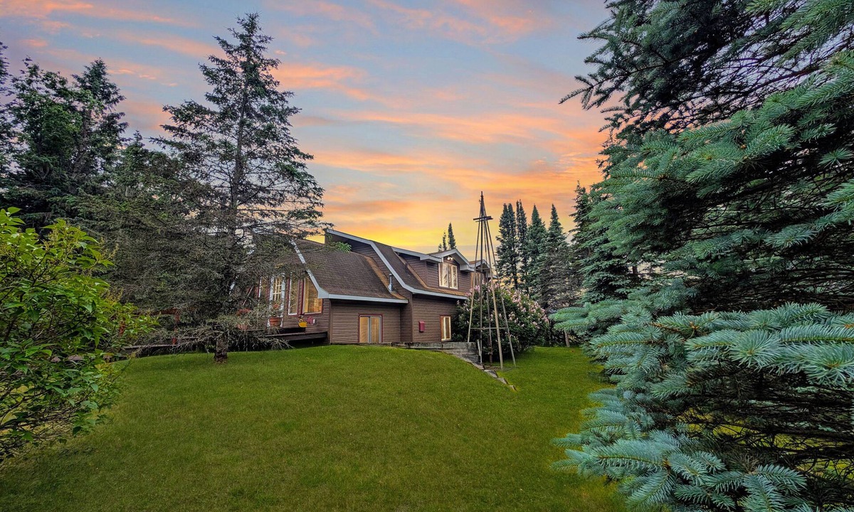 Sayner Cabin | Harlequin Haven | Hot Tub, AC, Lake Access, Private Deck