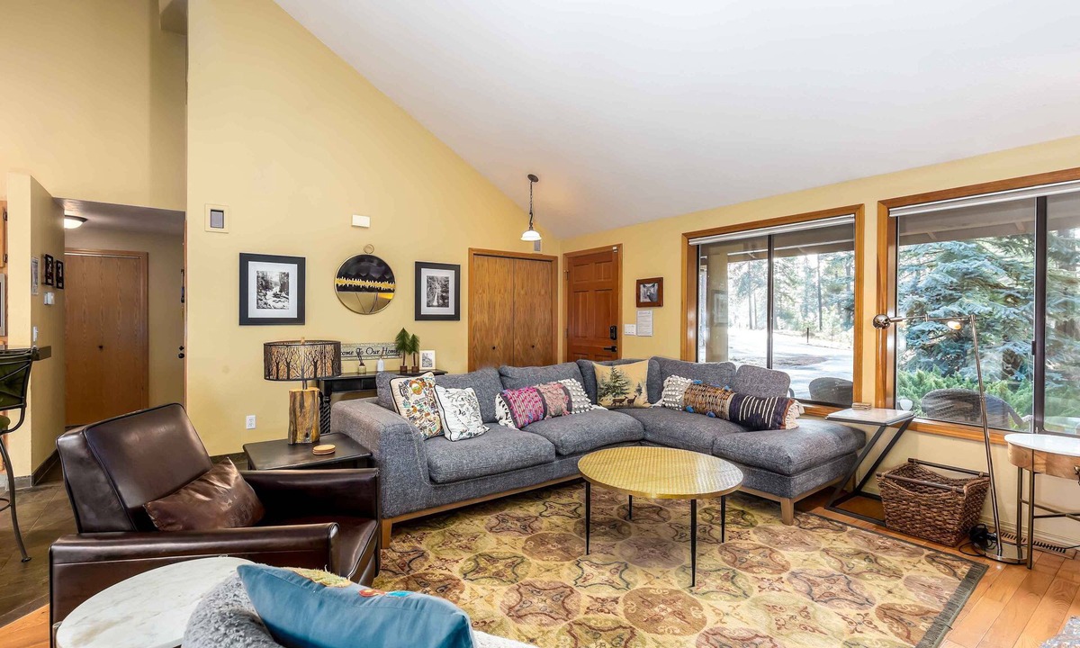Deer Park House | HART09 - Cozy Sunriver Getaway, Hot Tub, AC, Bikes