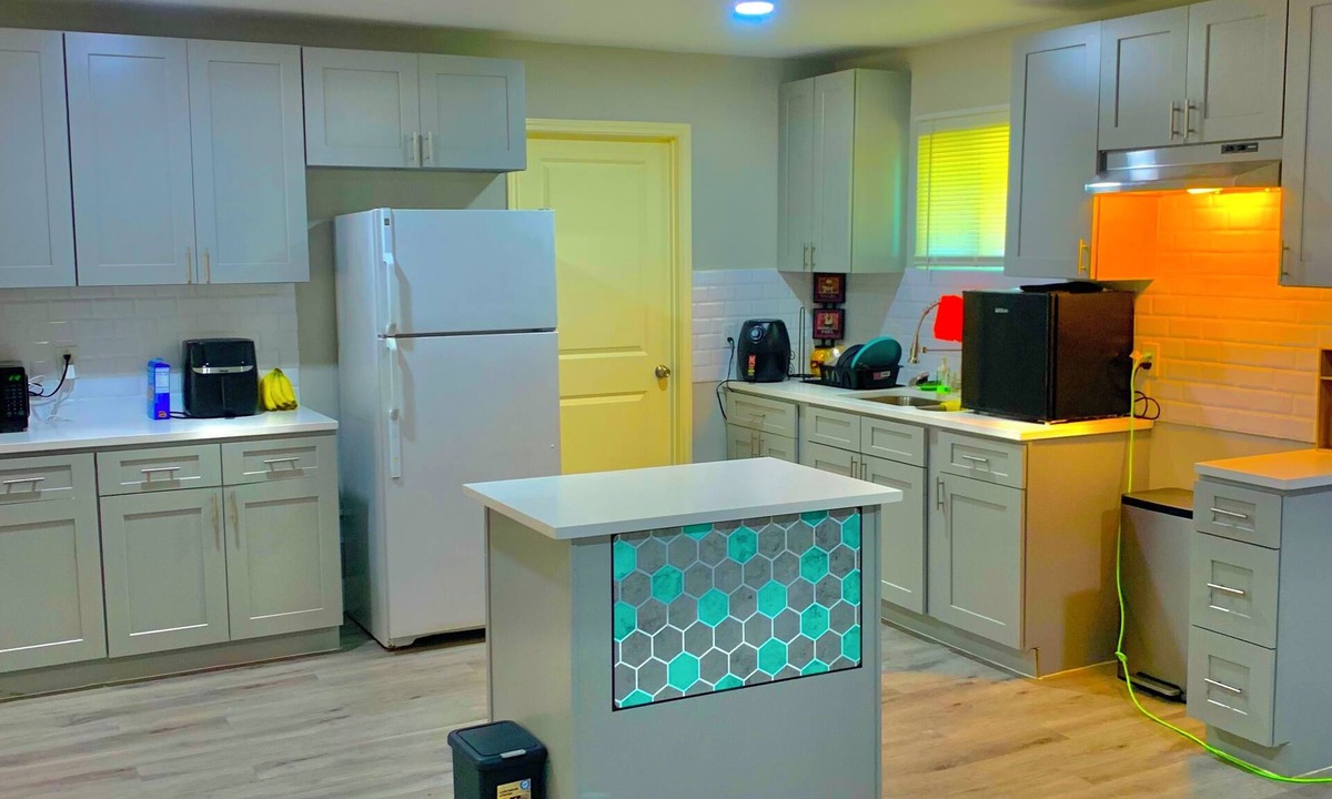 Southeast Houston Hostel | Haystack Hostel