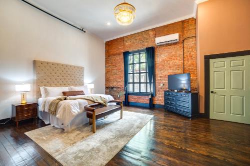 Marshall Apartment | Heart of Downtown Marshall: Boutique Studio Stay!
