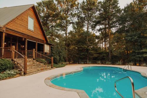 Broken Bow House | Heated Pool, 7 Bedroom Cabin, 6,000 Square Feet, Arcade!